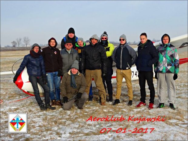 Zimowe zawody na celność lądowania w Aeroklubie Kujawskim